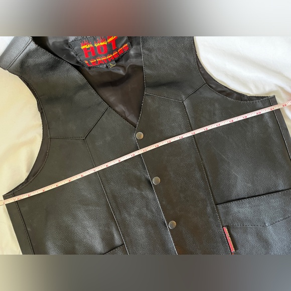 NWOT Large Men’s Leather Vest - perfect condition, STURGIS is coming… - Picture 9 of 9